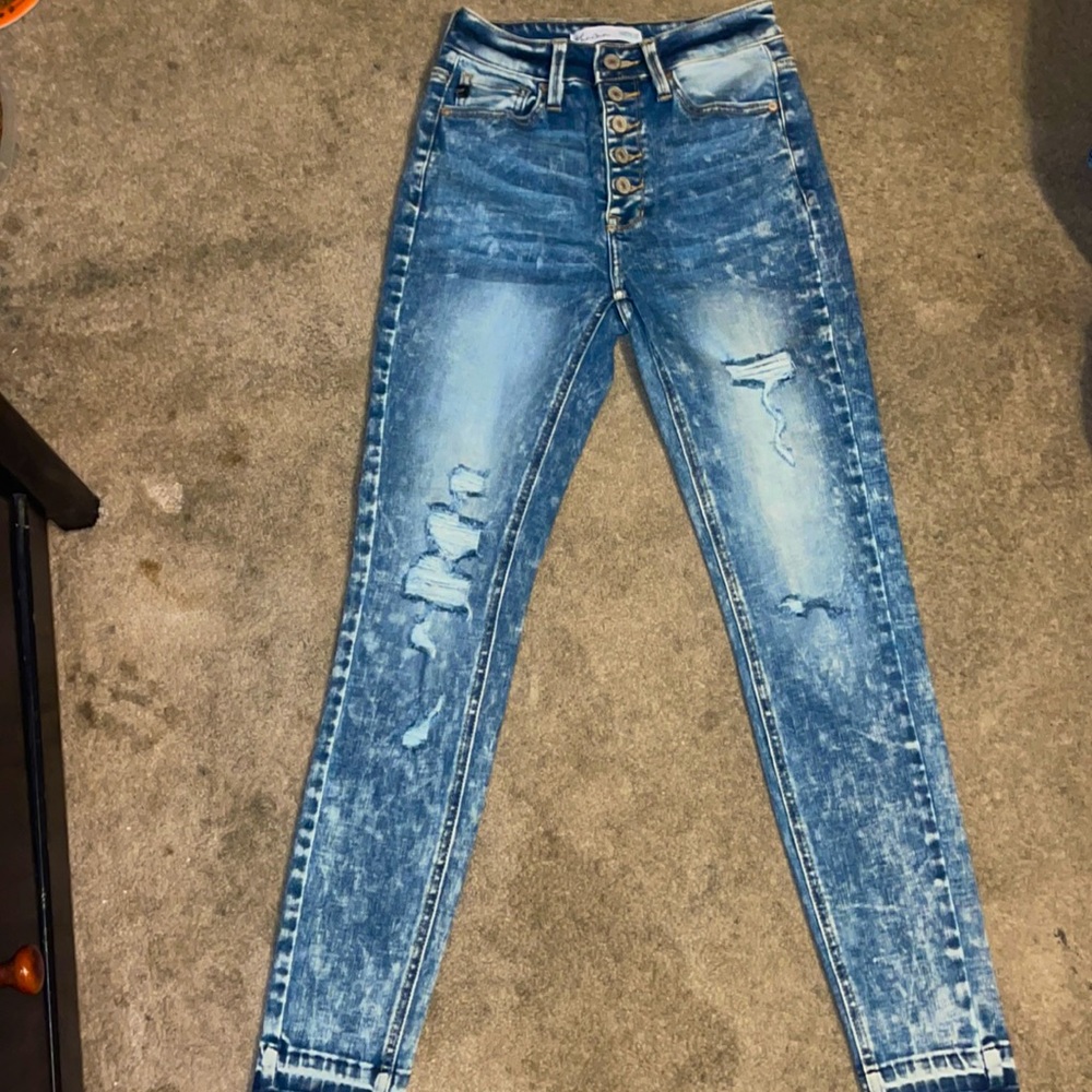 Kancan high rise size 25 ripped Jeans